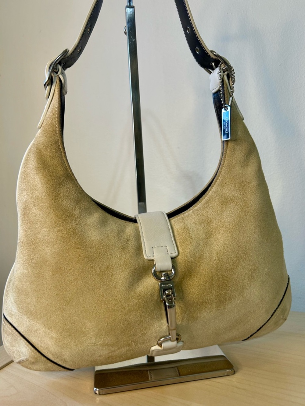 Coach Hamptons Vintage Suede Hobo Bag - Picture 3 of 14